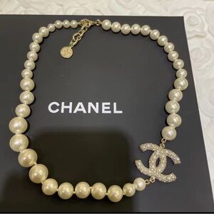 Chanel Anniversary "100th Anniversary" short pearl necklace